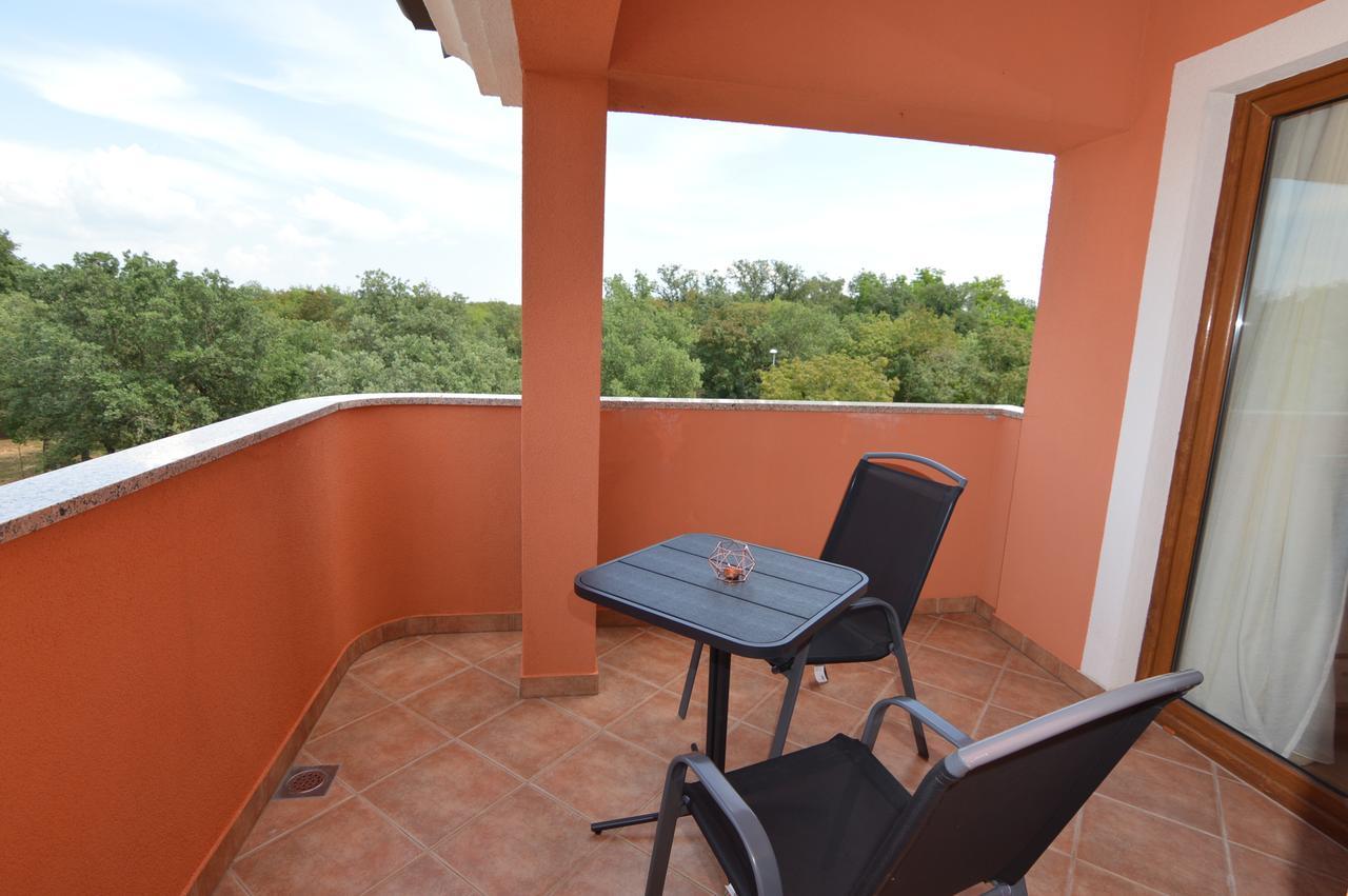 Hotel Natura Vilanija Luaran gambar