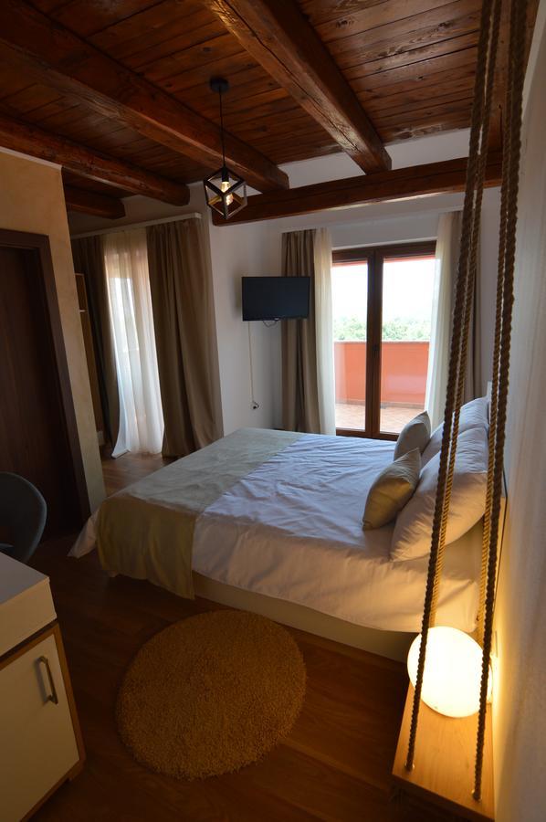 Hotel Natura Vilanija Luaran gambar