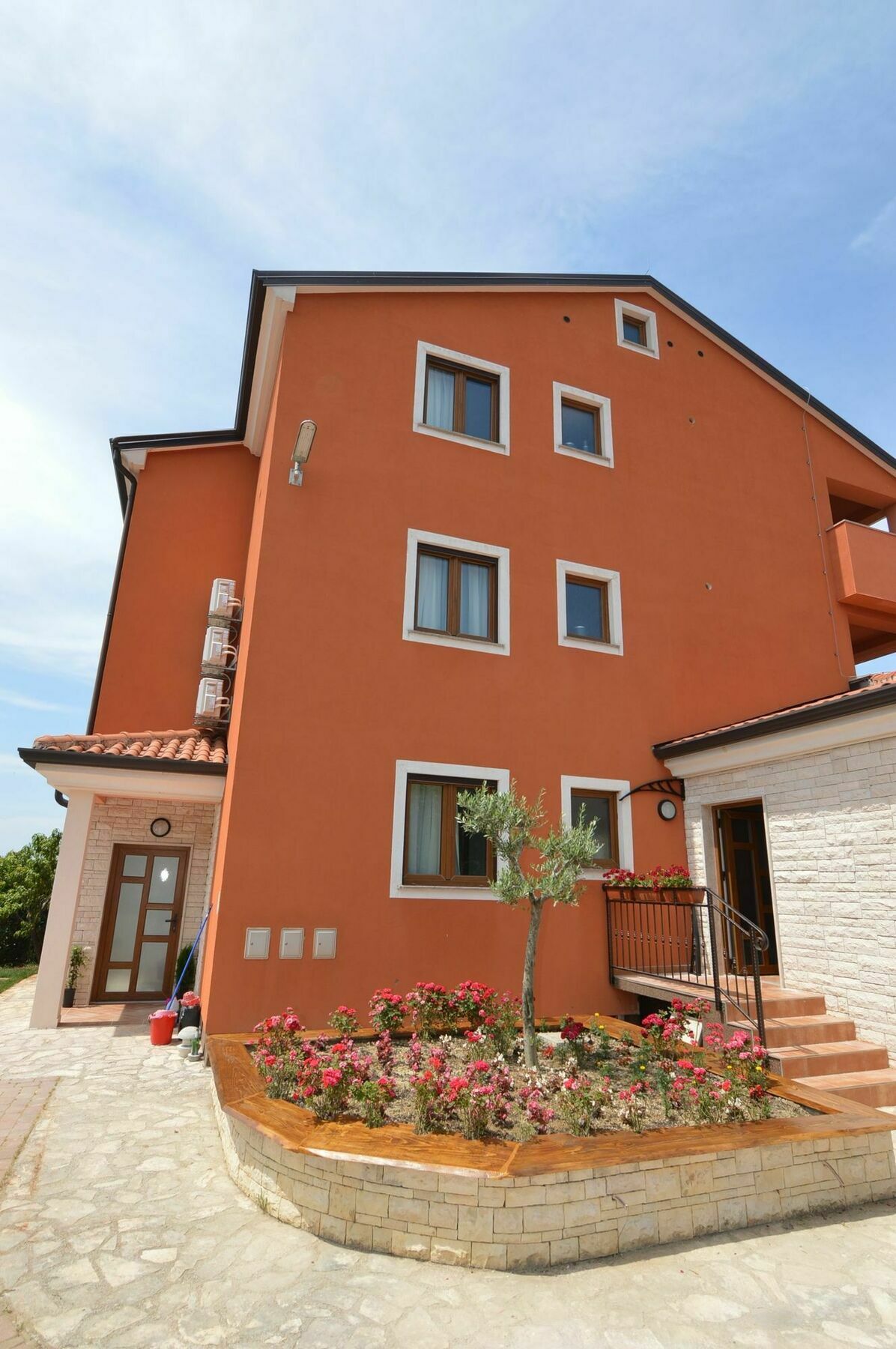 Hotel Natura Vilanija Luaran gambar